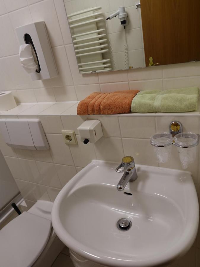 Adler-Hotel Delitzsch Extérieur photo