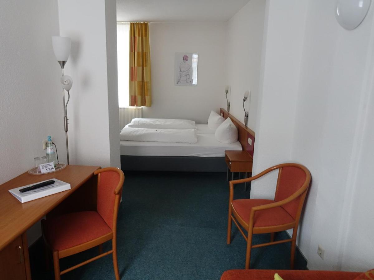 Adler-Hotel Delitzsch Extérieur photo