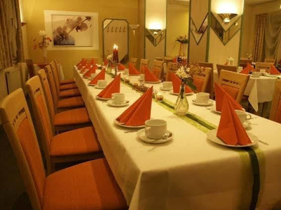 Adler-Hotel Delitzsch Extérieur photo