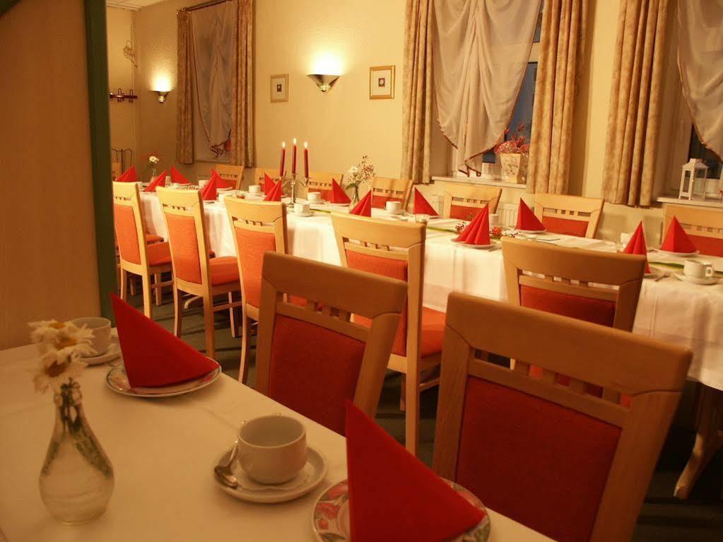 Adler-Hotel Delitzsch Extérieur photo
